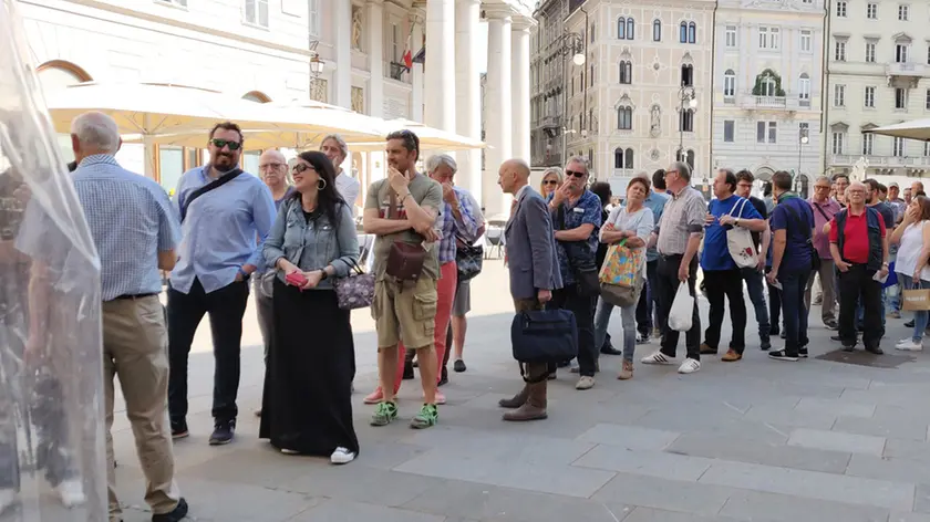Lasorte Trieste 04/06/19 - Piazza della Borsa, Coda per Acquisto Biglietti Finale PlayOff Triestina - Pisa