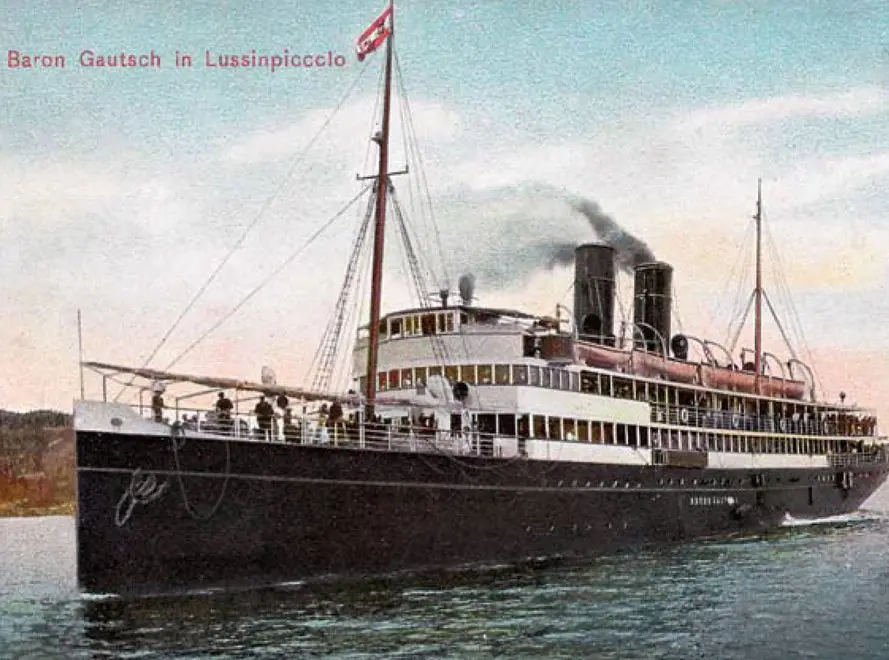 Il piroscafo Baron Gautsch, che collegava l’isola a Istria e Trieste