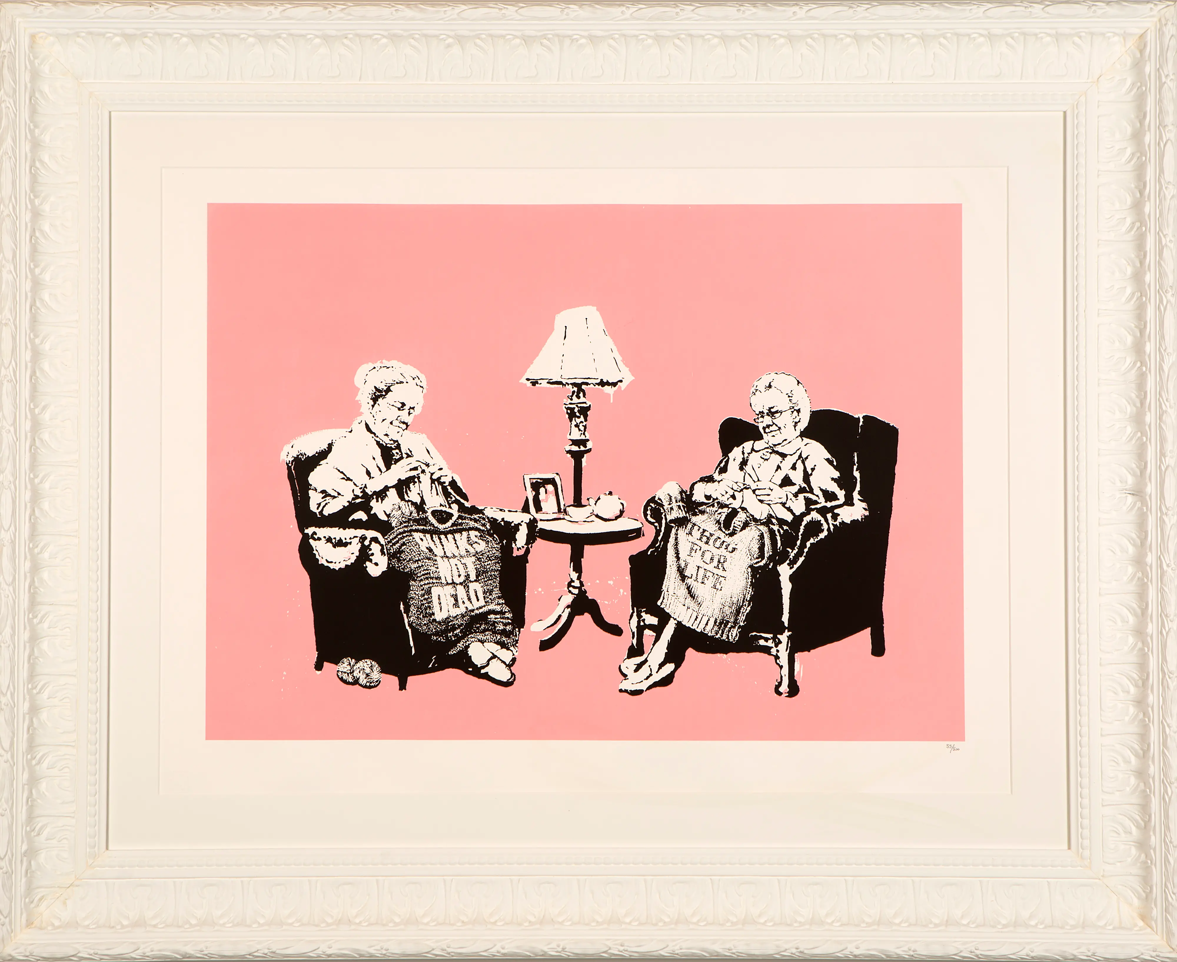 A Trieste il Salone degli Incanti, in Riva Nazario 1, si prepara ad accogliere una mostra non autorizzata di Banksy, “The Great Communicator (Unauthorized exhibition)”, che sarà visitabile dal 25 novembre al 10 aprile 2023. La mostra, curata da Gianni Mercurio, raccoglie una sessantina di opere, tra illustrazioni, video e oggetti dell'artista, la cui identità rimane sconosciuta. Ecco una carrellata delle sue opere