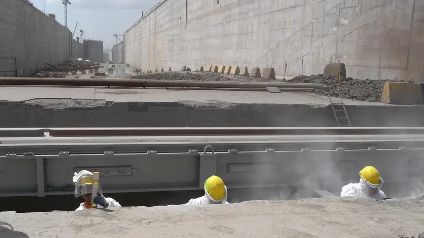 Operai al lavoro nel nuovo Canale di Panama