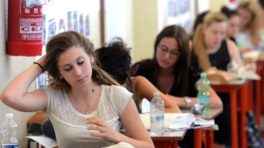 Studentesse durante l'esame di maturità