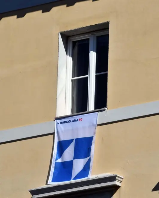 Foto BRUNI 05.10.2018 Barcolana 50:Bandiere sui palazzi e gente