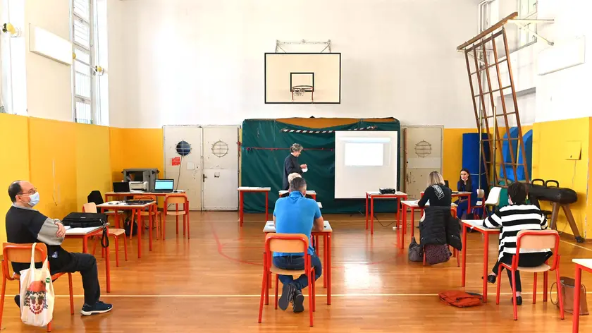 Studenti impegnati in un esame di Maturità in una foto di repertorio
