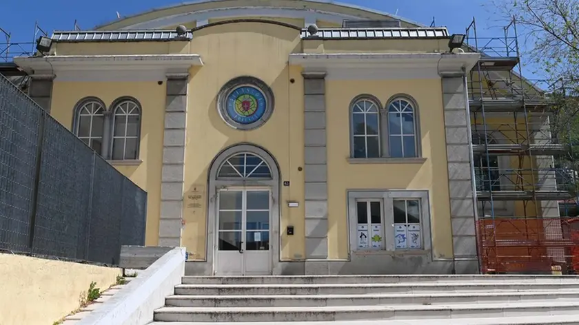 La piscina di San Giovanni, gestita dall’Asd Pallanuoto Trieste, è al momento chiusa all’attività. Il Comune azzera i canoni di affitto alle associazioni sportive dilettantistiche