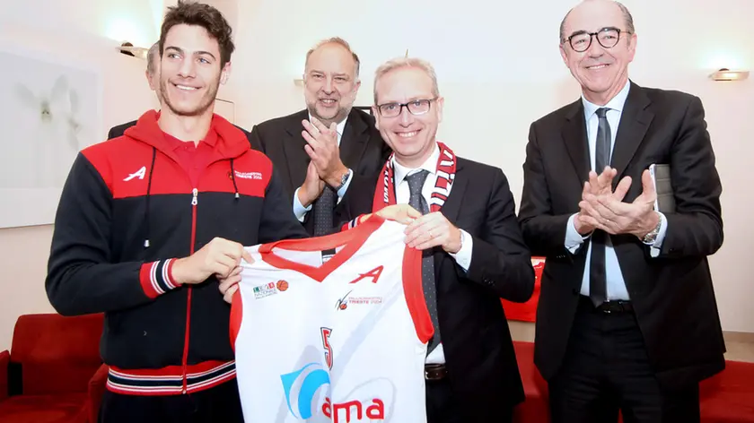 Lasorte Trieste 30/12/15 - Municipio, Sala Matrimoni, Presentazione Sponsor Pallacanestro Trieste, Alma