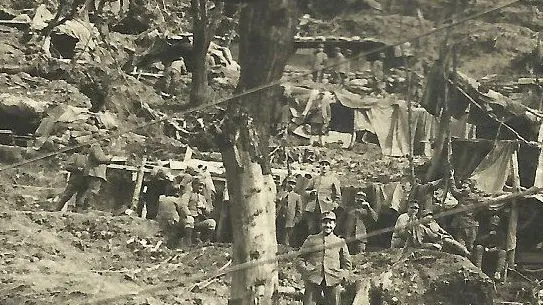 Soldati accampati sul monte Calvario