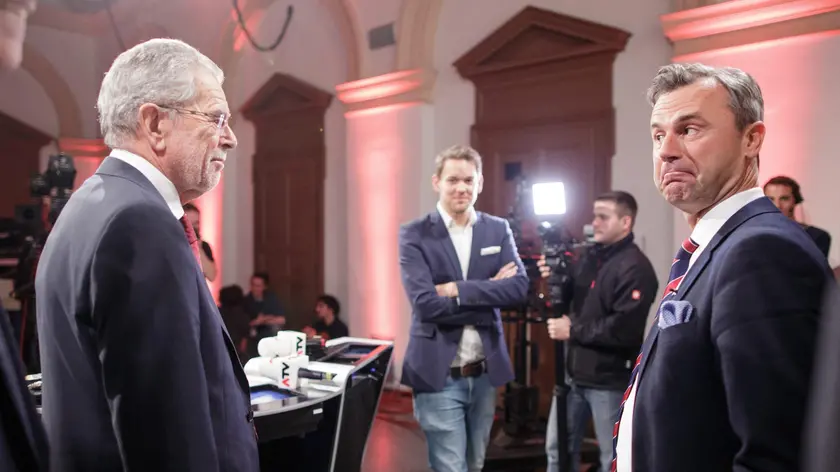 I due sfidanti per la presidenza austriaca: Van der Bellen (a sinistra) e Hofer (a destra)