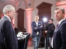 I due sfidanti per la presidenza austriaca: Van der Bellen (a sinistra) e Hofer (a destra)
