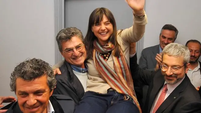 Udine 22 Aprile 2013. Elezioni regionali Friuli Venezia Giulia. Debora Serracchiani festeggia la vittortia nella sede del Pd. Telefoto Ag. Petrussi