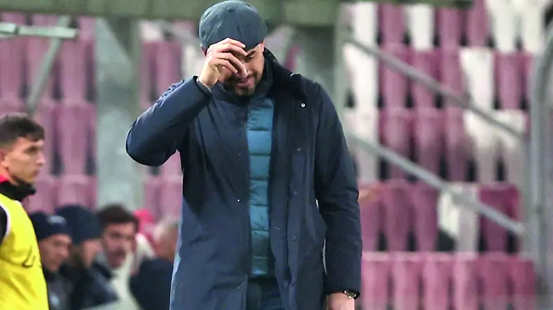 L’allenatore della Triestina Pep Clotet non sarà in panchina a Salò per la squalifica Foto Lasorte
