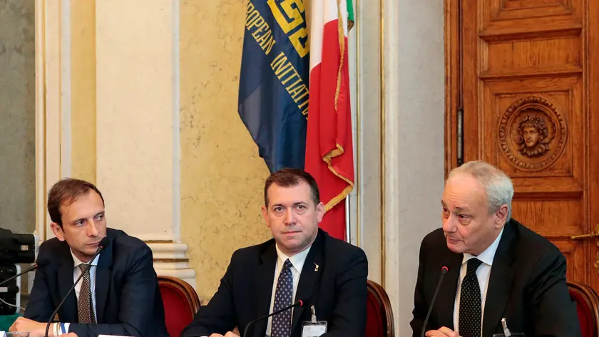 Una foto di una passata riunione delle delegazioni parlamentari dei Paesi aderenti dell'Ince