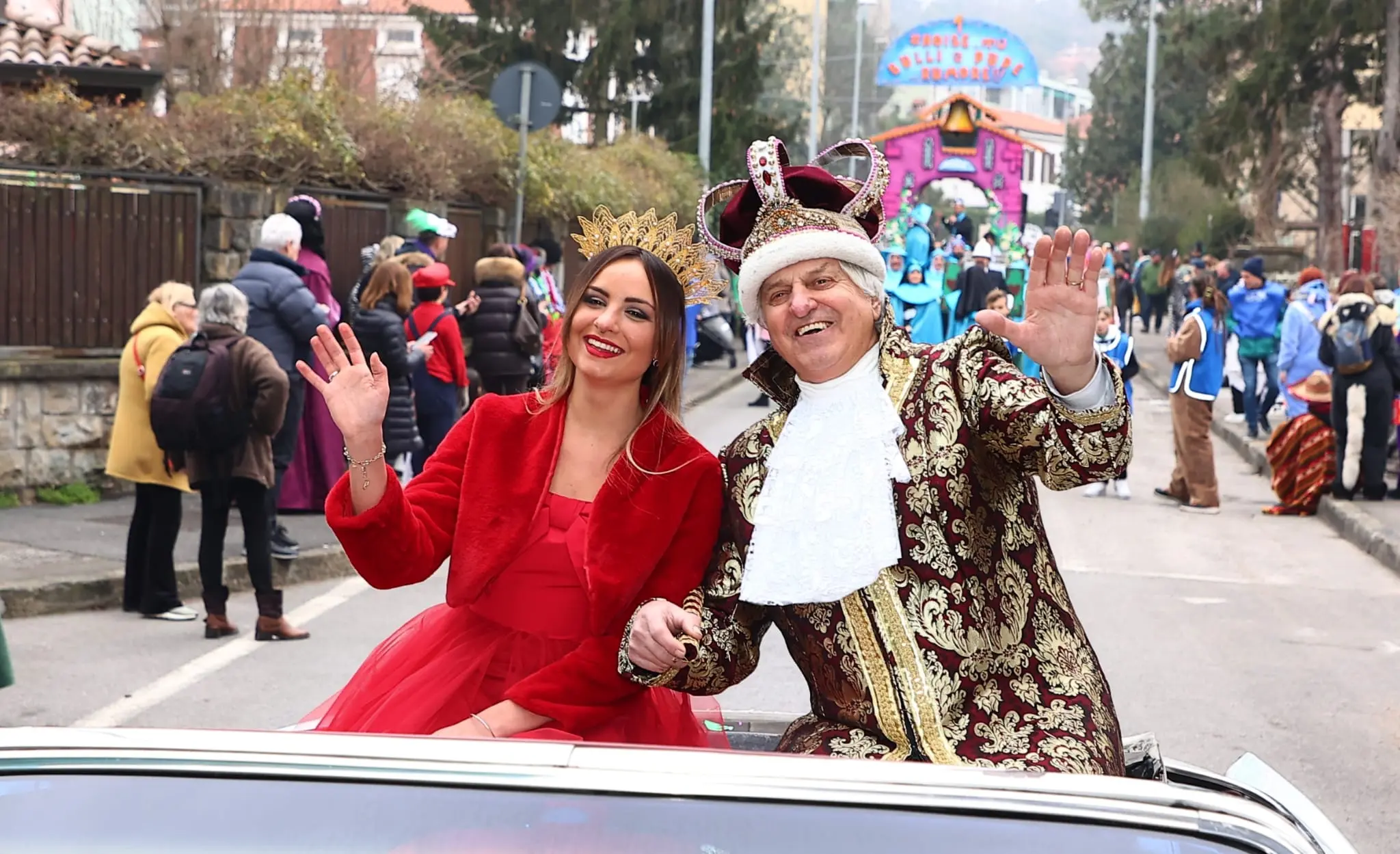 Dopo tre anni (l’ultima edizione si svolse nel 2020 alla vigilia del lockdown) è tornata l’allegoria tutta muggesana che ha visto nella sfilata delle 8 Compagnie il fulcro dei festeggiamenti del Carnevale di Muggia. A trionfare quest'anno è stata la Brivido con The Mask. Ecco le foto scattate da Andrea Lasorte