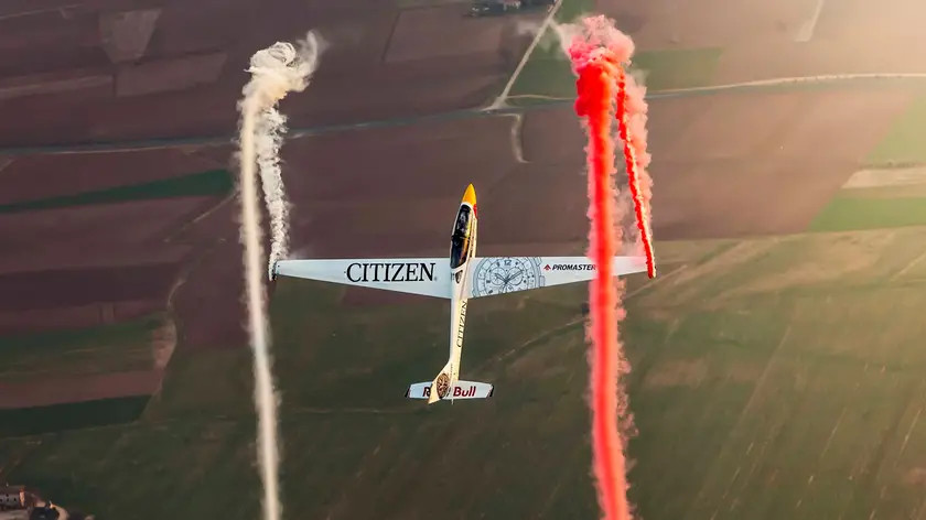 Una delle acrobazie aree compiute da Bertossio