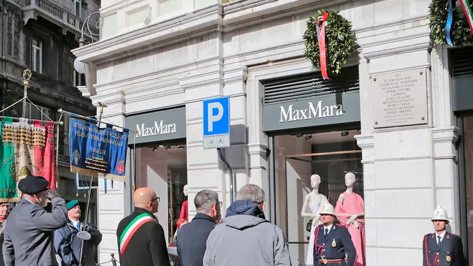 Silvano Trieste 2019-05-06 Via Imbriani, deposizione Corone a ricordo dei Caduti del 5 maggio 1945