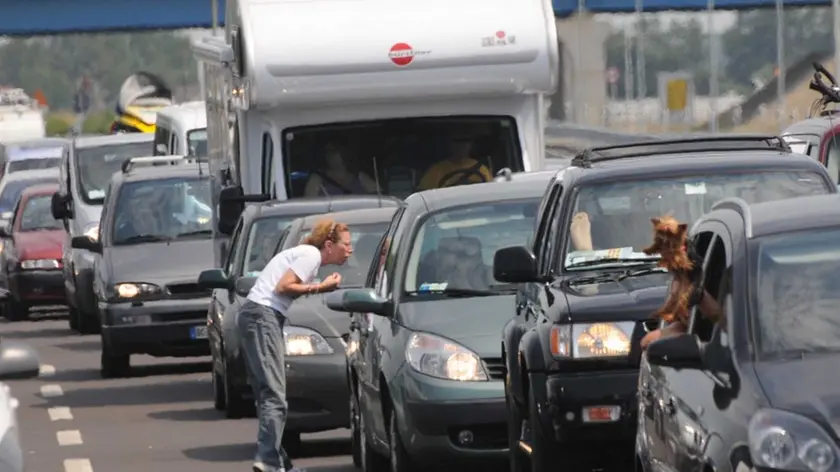 Vacanzieri in coda lungo la A4