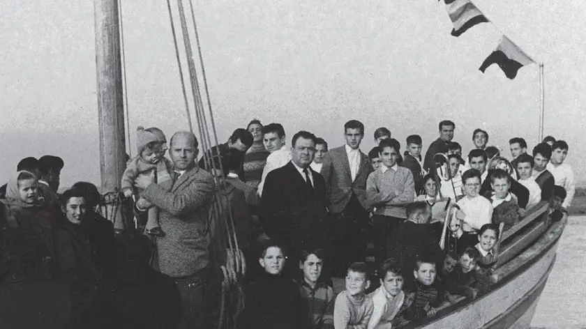 L’immagine di copertina, la processione di Barbana del 1954 dagli archivi del Comune