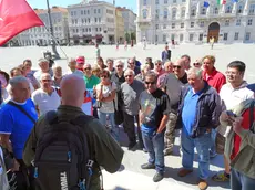 La manifestazione di Trieste Libera davanti alla prefettura (foto Bruni)