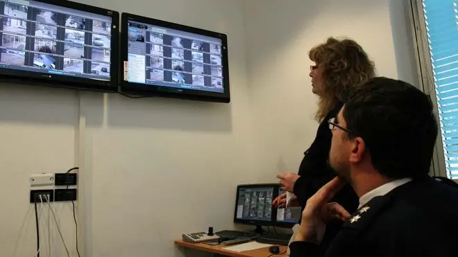 Altran Monfalcone 27/02/2009 SALA MONITOR DI CONTROLLO TELECAMERE DI VIDEOSORVEGLIANZA-COMANDO DEI VIGILI-MONFALCONE - Foto di Katia Bonaventura