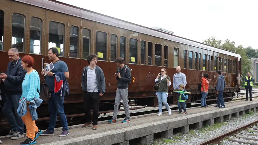 Il treno storico “Centoporte” alla stazione Transalpina Foto Bumbaca
