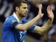 epa03286830 Italy's Riccardo Montolivo (R) is substituted for Thiago Motta (C) during the semi final match of the UEFA EURO 2012 between Germany and Italy in Warsaw, Poland, 28 June 2012. EPA/VASSIL DONEV UEFA Terms and Conditions apply http://www.epa.eu/downloads/UEFA-EURO2012-TCS.pdf