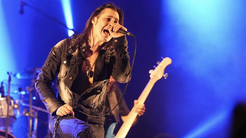 Un progetto del cantante e polistrumentista Dino Jelusic