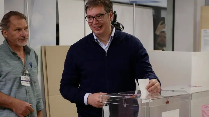 epa08499925 Serbian President Aleksandar Vucic casts his ballot at a polling station in Belgrade, Serbia, 21 June 2020. The Western Balkan nation's voters are choosing their representatives in the 250-seat National Assembly. The balloting was originally scheduled for 26 April, but it was postponed due to the state of emergency declared in a bid to contain the spread of the ongoing pandemic of the COVID-19 disease caused by the SARS-CoV-2 coronavirus. EPA/ANDREJ CUKIC