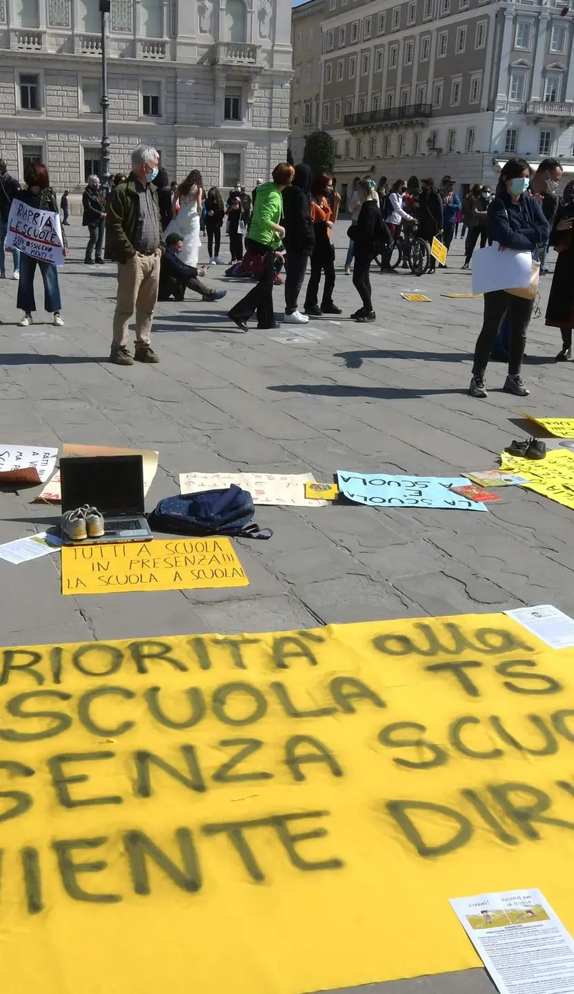 Foto BRUNI Trieste 26.03.2021 I genitori manifestano per la scuola