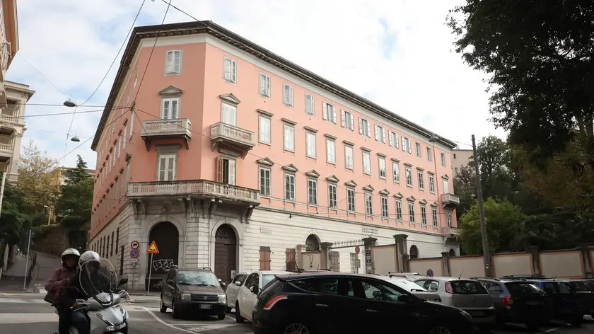 Palazzo Ralli in piazza Alberto e Kathleen Casali, attuale sede di Confindustria Alto Adriatico (Lasorte)