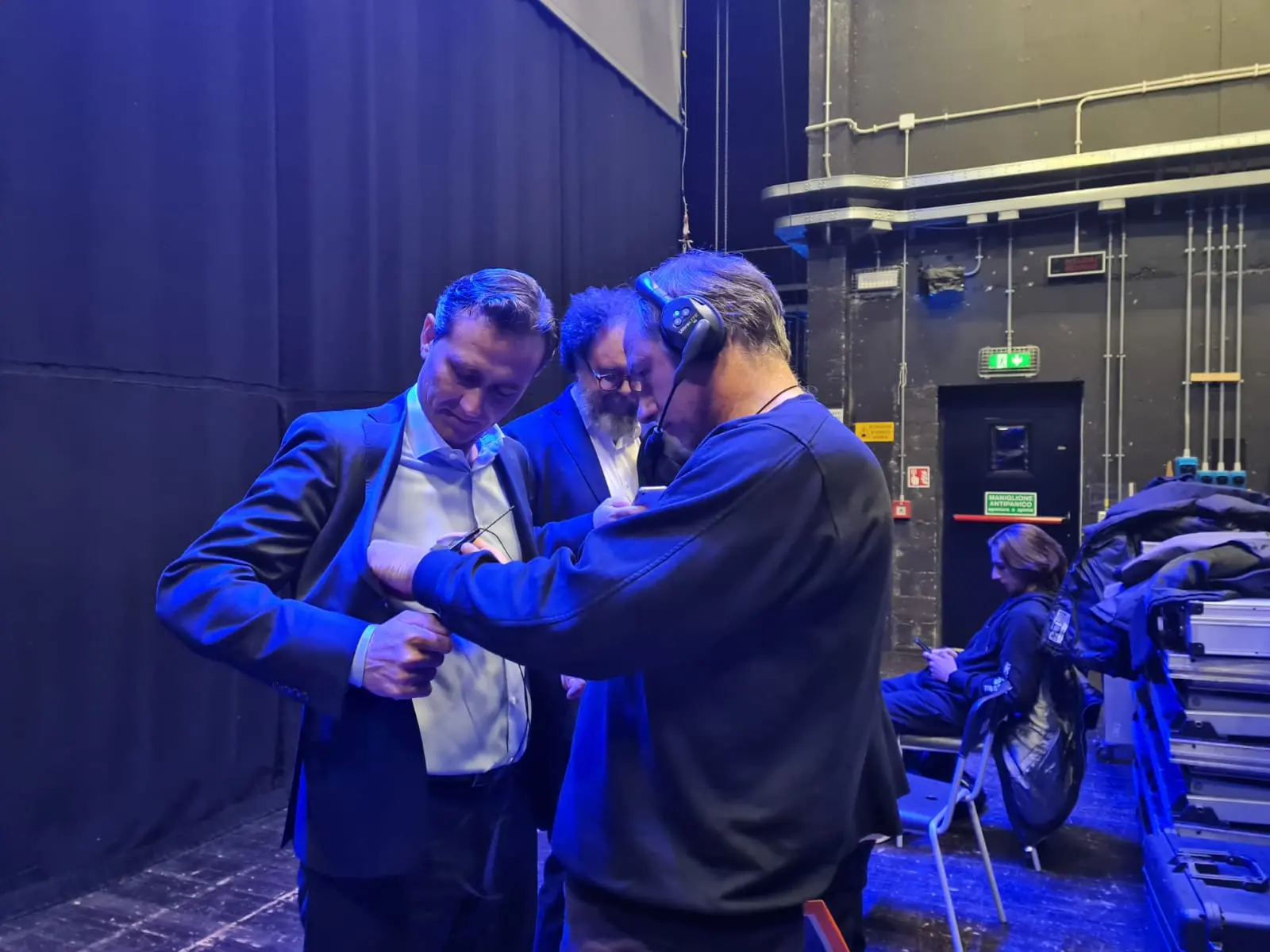 Massimo Moretuzzo mentre si prepara al dibattito