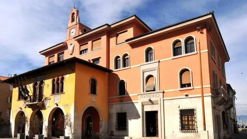 Foto BRUNI TRieste 15 03 10 Muggia:il centro-il Municipio