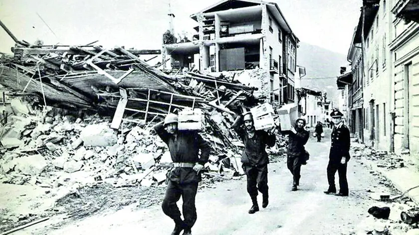 Una foto d'archivio del terremoto che scosse il Friuli il 6 maggio 1976.