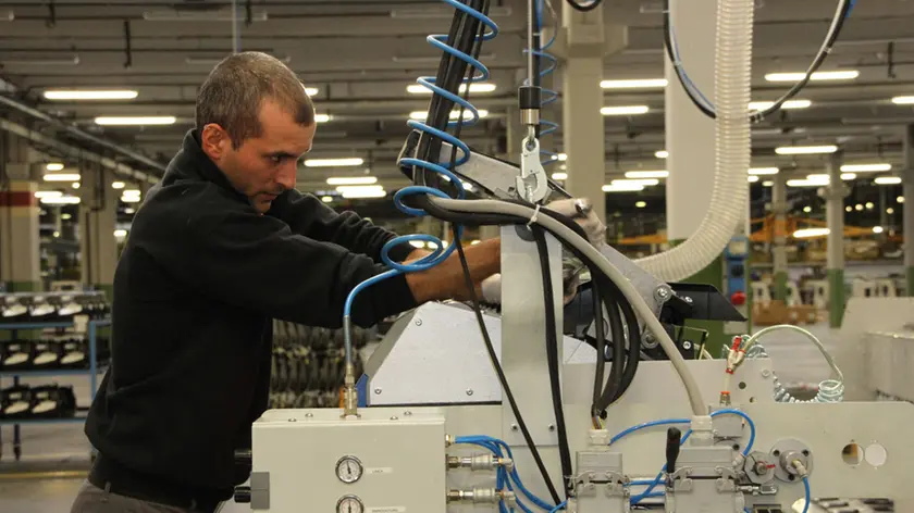 Un operaio al lavoro