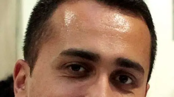 Silvano Trieste 22/05/2016 I parlamentari M5S, servono la Pizza, con Luigi Di Maio