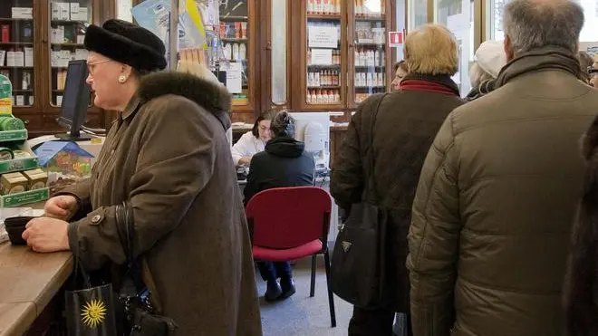 Silvano Trieste 10/01/2012 Piazza Oberdan, la Farmacia comunale accetta prenotazioni CUP