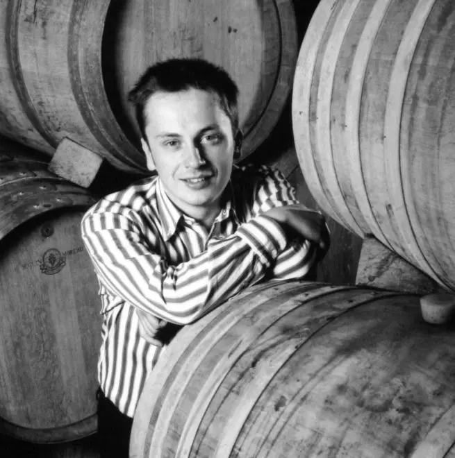 Filippo Felluga fotografato tra le botti della cantina di famiglia