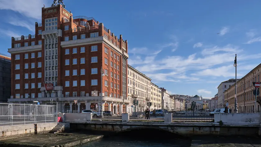 L’infilata dei ponti lungo il Canale di Ponterosso Foto Massimo Silvano