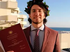 Salvatore Nocerino con la sua tesi di laurea