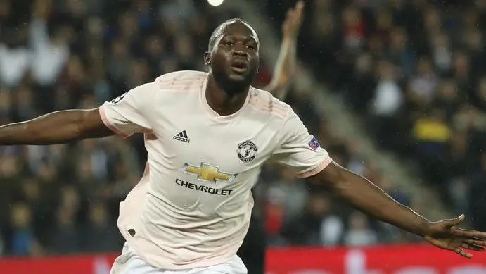 Manchester United's Romelu Lukaku celebrates after scoring his side's second goal during the Champions League round of 16, 2nd leg, soccer match between Paris Saint Germain and Manchester United at the Parc des Princes stadium in Paris, France, Wednesday, March. 6, 2019. (ANSA/AP Photo/Thibault Camus) [CopyrightNotice: Copyright 2019 The Associated Press. All rights reserved]