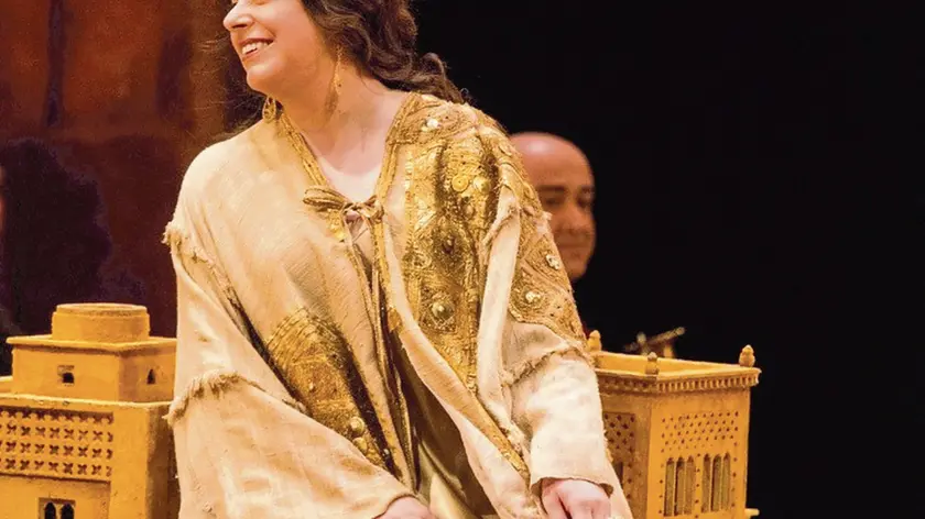 lona nei panni di Didone ne “Les Troyens” di Berlioz al Teatro alla Scala nel 2014, direttore Andrea Pappano