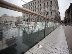 Ponte Curto ricoperto di manifesti (Lasorte)