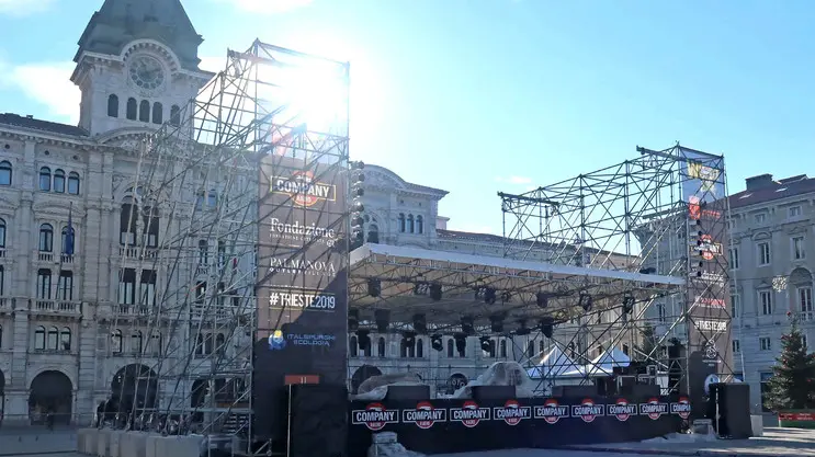 Lasorte Trieste 30/12/18 - Piazza Unità, Palco e Turisti