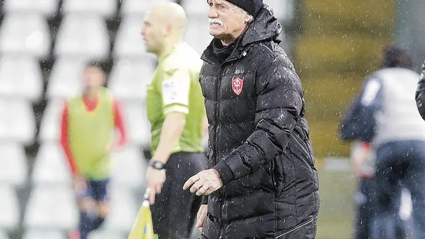 Il tecnico della Triestina Giuseppe Pillon durante la partita con la Sambenedettese