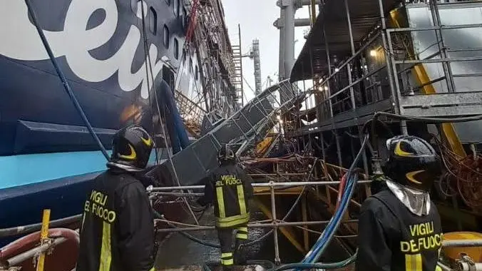 I soccorsi nell’infortunio del 19 gennaio avvenuto al cantiere navale di Panzano, sulla banchina D