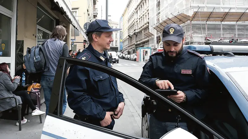 Lasorte Trieste 30/03/22 - Piazza Garibaldi, Controlli Polizia