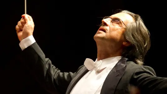 8/26/11 1:56:14 PM -- Music Director Riccardo Muti and the Chicago Symphony Orchestra conclude their performance of Strauss' Death and Transfiguration during their first concert on tour. © Todd Rosenberg Photography 2011