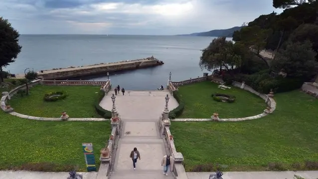 Foto BRUNI TRieste 10.10.12 Parco di Miramare: è iniziato il maquillage