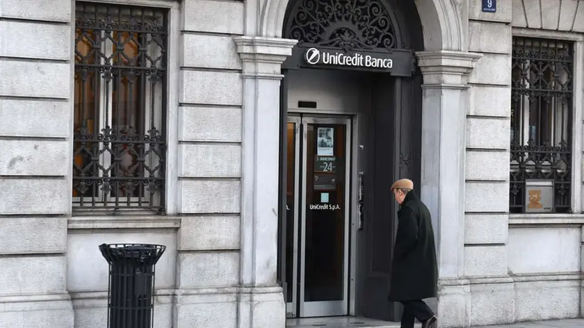 La filiale Unicredit di piazza della Borsa è chiusa ormai dalla fine del 2018