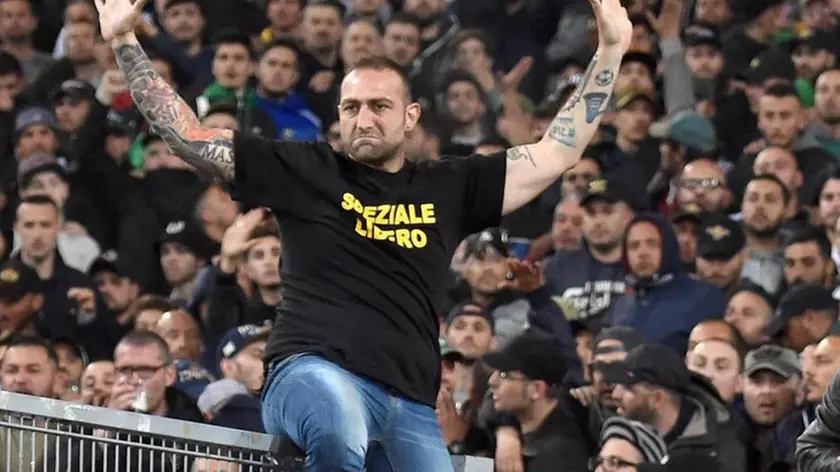 Gennaro De Tommaso ('Genny 'a carogna') durante la finale di Coppa Italia tra Fiorentina e Napoli allo stadio Olimpico di Roma, 3 maggio 2014. ANSA/ETTORE FERRARI