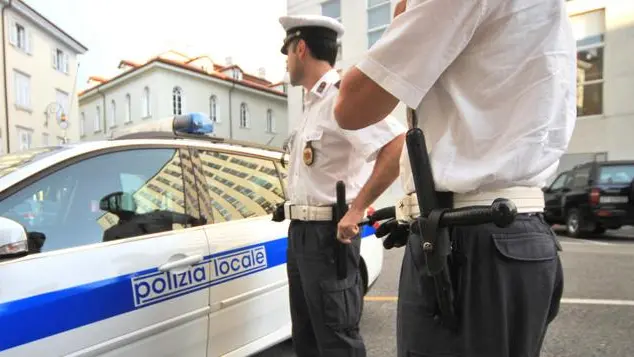 Lasorte Trieste 04/08/11 - Vigili Urbani, Bastone Sfollagente