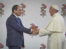 Egyptian President Abdel Fattah al-Sisi meets Pope Francis at the Presidential Palace in Cairo, Egypt, 28 April 2017. Pope Francis is on a two-day visit to Egypt and will meet with Egyptian President Abdel Fattah al-Sisi, head of the Coptic Orthodox Church Pope Tawadros II, and Grand Imam of al-Azhar Ahmed al-Tayeb. As well as holding a mass in the Air Defense Stadium north-east of Cairo. ANSA/CIRO FUSCO